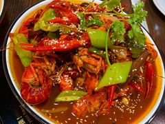 -虾弄弄海派小龙虾·牛羊蝎子火锅