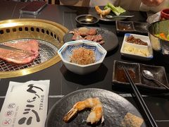 -山川小町·极番烧肉(新地假日广场店)