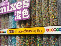 -m豆巧克力世界(上海世茂广场店)