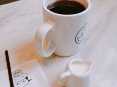 -新华里咖啡书吧(新华书店小寨店)