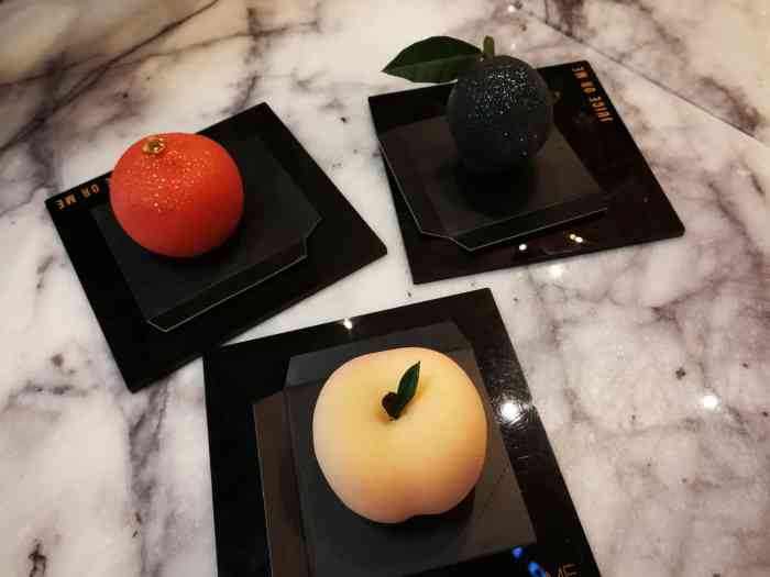 juice or me(环宇荟店)-"仿真水果蛋糕,最近越来越流行,做这款的店.