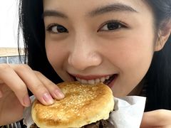 火烧夹肉-京东一绝西海子西园烧饼夹肉