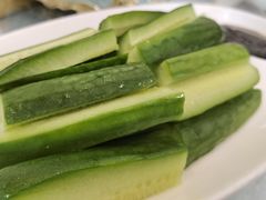 沾酱小黄瓜-马尔龙新疆饭店·清真(瑞景店)