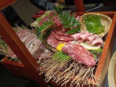 -山川小町·极番烧肉(新地假日广场店)