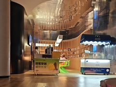 -涨巢·潮玩水疗局