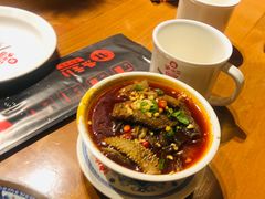 -炉小二铜锅牛蛙•川湘菜(三里屯店)