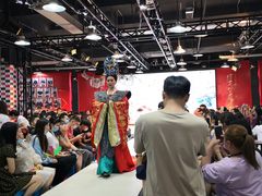 -粤港芭莎美容美发化妆学校