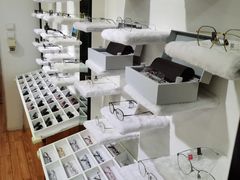 -MiRi眼镜·蔡司·星趣控·尼康控优点视觉合作店(南京东路店)