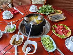 -鲁朗纳麦石锅鸡庄园