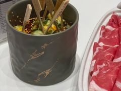 -红鼎豆捞·非遗鲍皇汤火锅(宝丰路店)