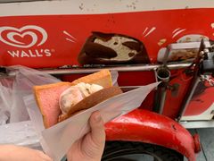 -詹爷爷乌节路街头冰淇淋