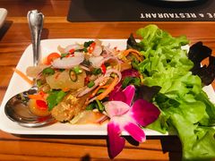 -Chom Cafe and Restaurant