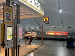 -麦当劳(深圳北站B2检票口楼上)