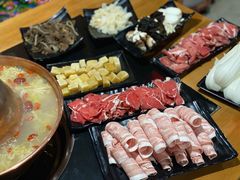 -果松木炭酸菜铜火锅·外婆参鸡汤