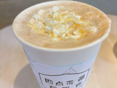 椰蓉白巧风味拿铁-星巴克(武康路店)