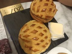 黄油菠萝油-蝴蝶里·粤菜·点心(滨江龙湖店)