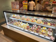 -花花卷卷·鲜食蛋糕(静安久光百货店)