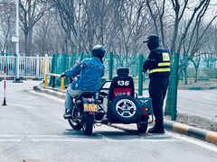 -东方时尚驾校摩托车考试场