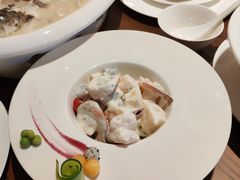 鲜果沙拉虾球-水月周庄铂尔曼酒店-水月荟中餐厅