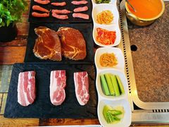 -小花猪韩式石板烤肉