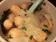 时令蟹黄虾肉馄饨-鑫震源·苏式大虾生煎(山塘街店)