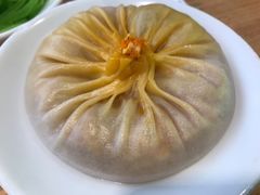 头牌六月黄灌汤包-苏小柳点心·手作小笼包(新街口分院店)