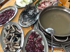 -五洞培记山庄·鲜牛肉火锅
