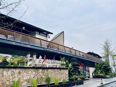 -茅草房·河畔园林火锅