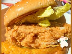 香辣鸡枞菌菌菇鸡腿双层堡-肯德基(南五店)