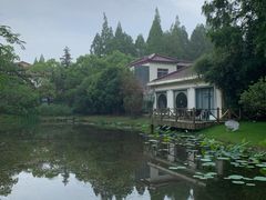 -上海怡沁园度假酒店