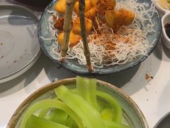 -洪氏嗨捞·广东猪肚鸡·椰子鸡火锅(西咸万象城店)