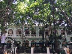 星巴克(沙面店)-星巴克臻选(广州沙面店)