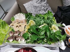 -红鼎豆捞·非遗鲍皇汤火锅(宝丰路店)