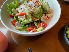 火炙三文鱼牛油果沙拉-笑福亭料理小馆(解放碑店)