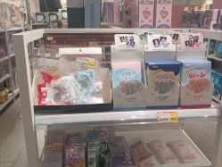 -嗨本可潮玩仓(大兴大悦春风里店)
