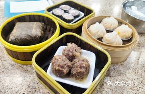 Beef Ball Steamed Spare Ribs
