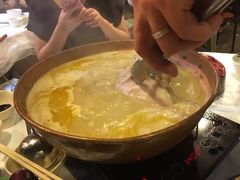 -鲜入围煮花胶鸡海鲜火锅