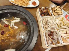 -菌乡缘·野生菌蒸汽鱼火锅(江边夜市店)