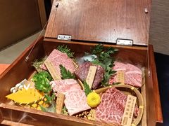 -山川小町·极番烧肉(新地假日广场店)