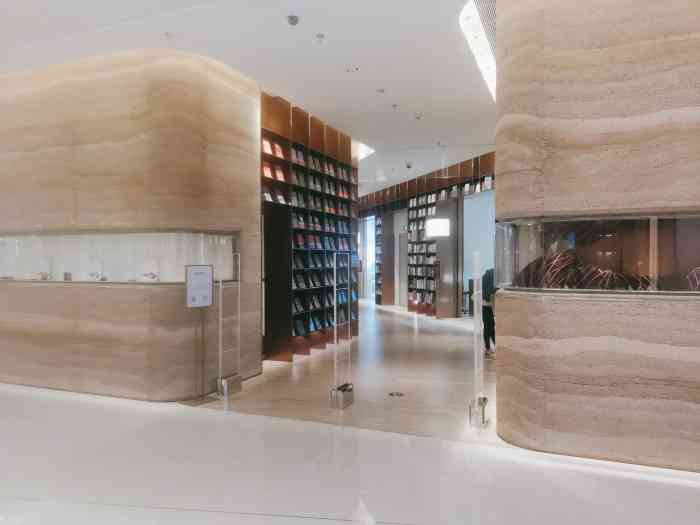 前檐书店-"前檐书店位于深圳湾万象城三楼,面积为23."-大众点评移动版