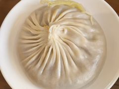 蟹肉汤包-鸿运酒楼