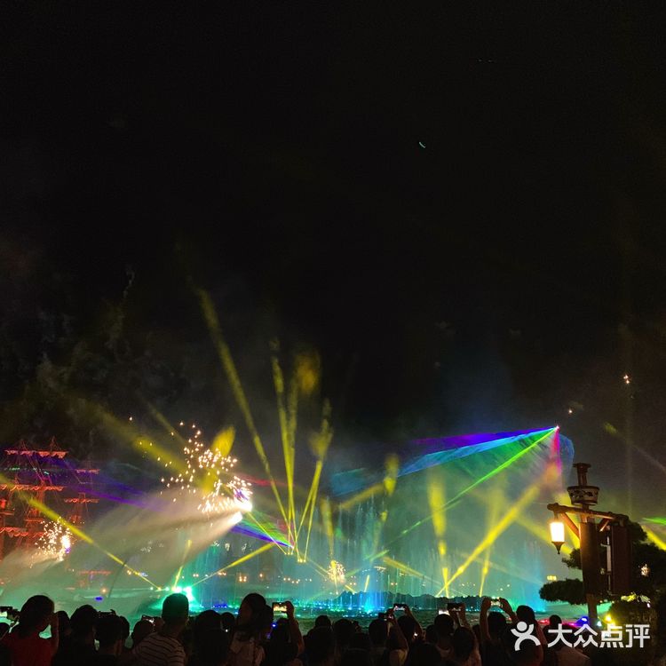 是有故事情节的烟火表演
