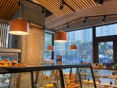 面包甜点陈列柜-Dough&Joe团憩(瑞虹天地月亮湾店)