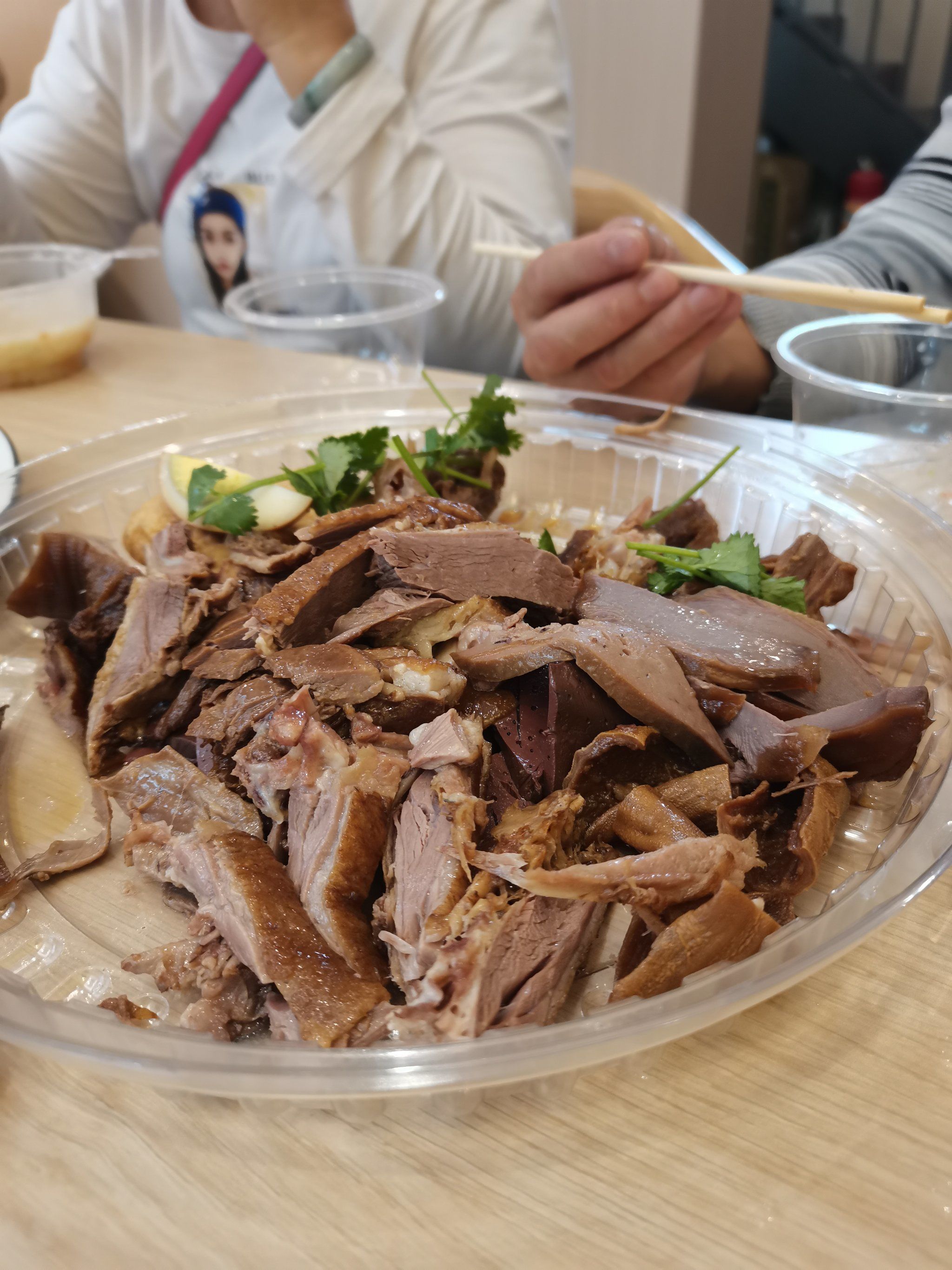 打卡潮州卤鹅,拼盘很赞.体验不同部位.好吃再加单