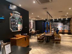 用餐区-星巴克臻选(上海长风大悦城店)