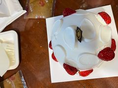 草莓炸弹-巴黎贝甜(红梅店)