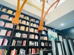 -钟书阁(松江泰晤士小镇店)