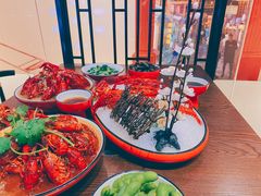 -虾弄弄海派小龙虾·牛羊蝎子火锅