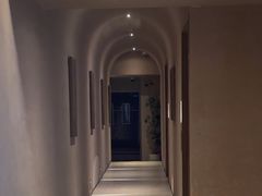 -灸春堂·艾灸·痛症·整脊连锁(之江银泰店)