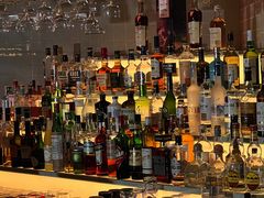 -FOUR PLAY BAR